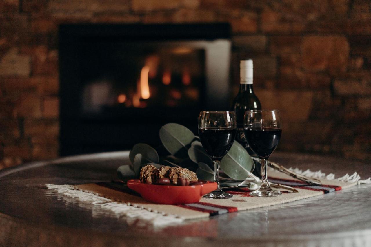 Casa La Vina Pokolbin - Romantic Villas With Outdoor Hot Tubs And Fireplaces ภายนอก รูปภาพ